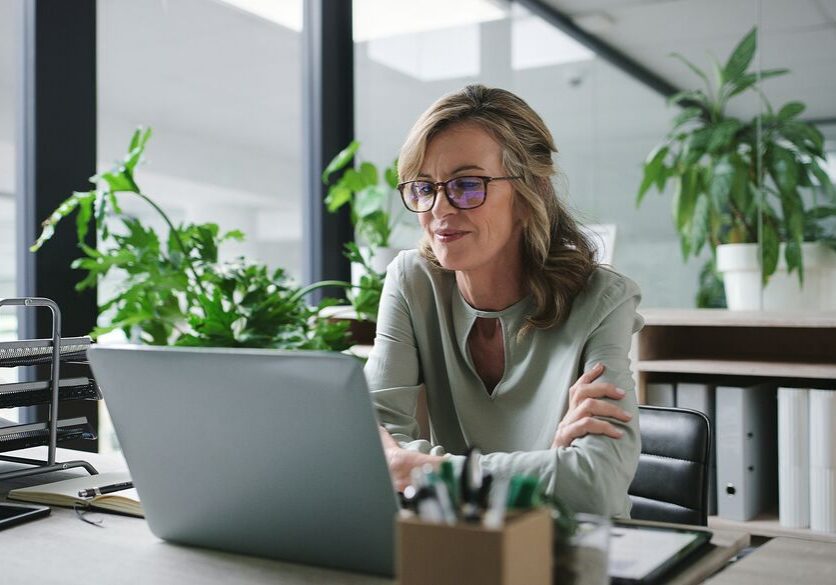 corp-woman-office-computer.jpg